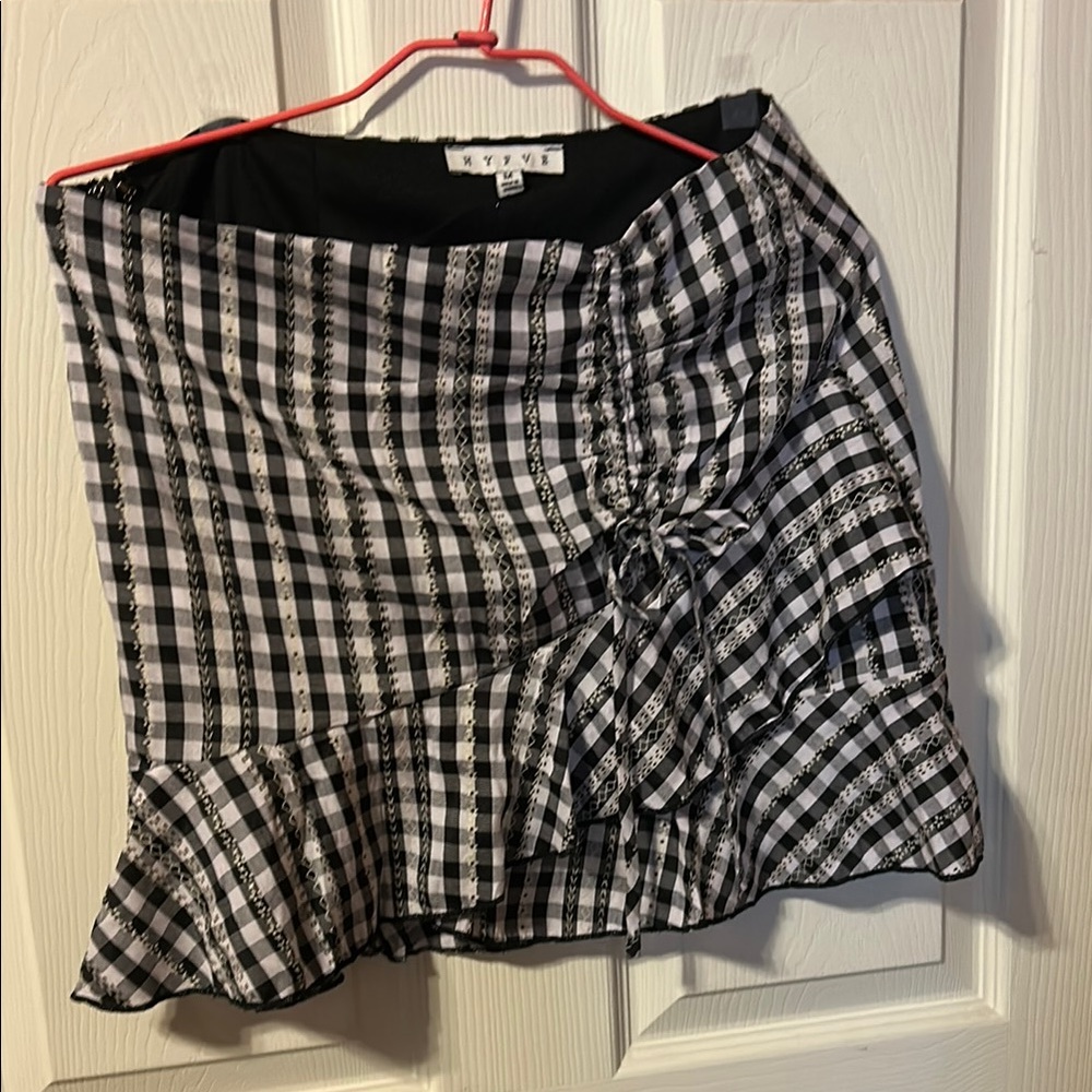 HYFVE Black and White Mini Bubble Skirt